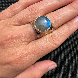 Silver wide Ring with Labradorite Stone